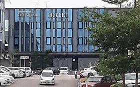 The Square Hotel